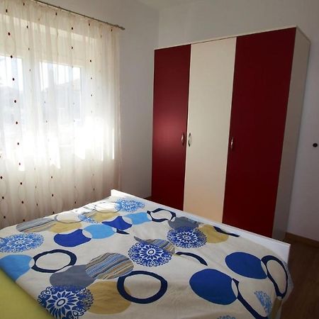 Apartments Tomislav Малинска Экстерьер фото