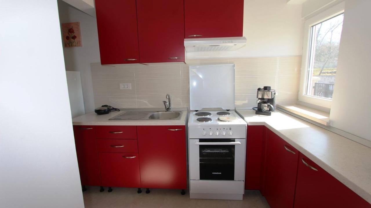 Apartments Tomislav Малинска Экстерьер фото