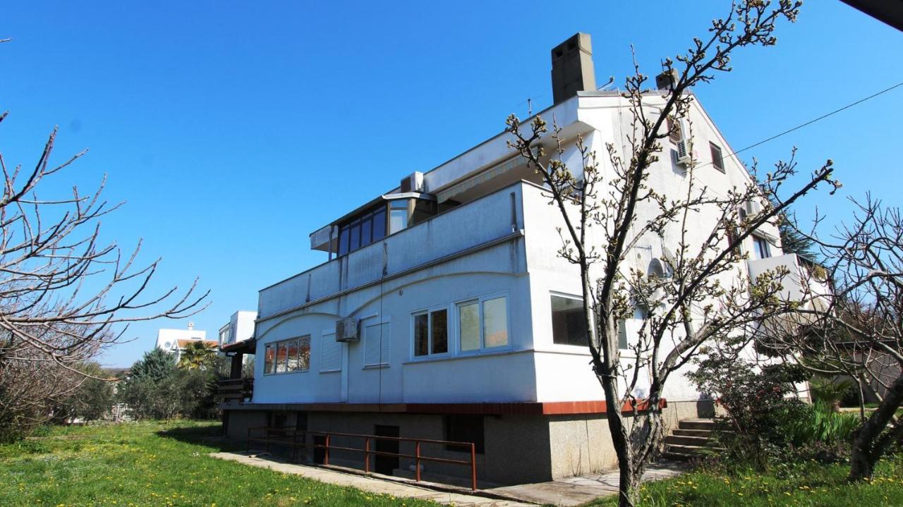 Apartments Tomislav Малинска Экстерьер фото