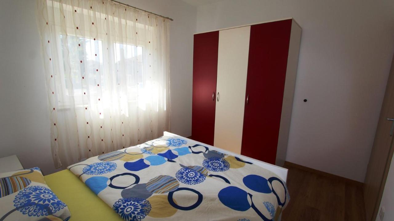 Apartments Tomislav Малинска Экстерьер фото